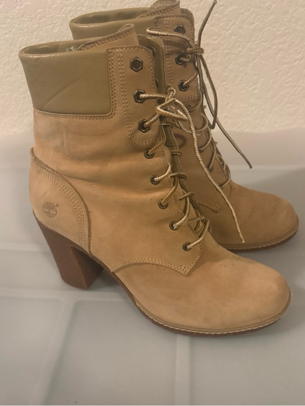 VTG Timberland CornsilkTan Glancy Earthkeepers Lace-Up Suede Heeled Boots SZ 9